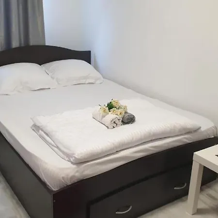 Center - Small&cozy